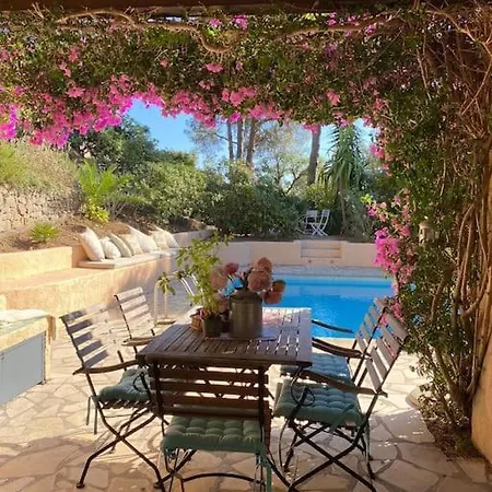 Holiday home In Gigaro Met Zwembad *